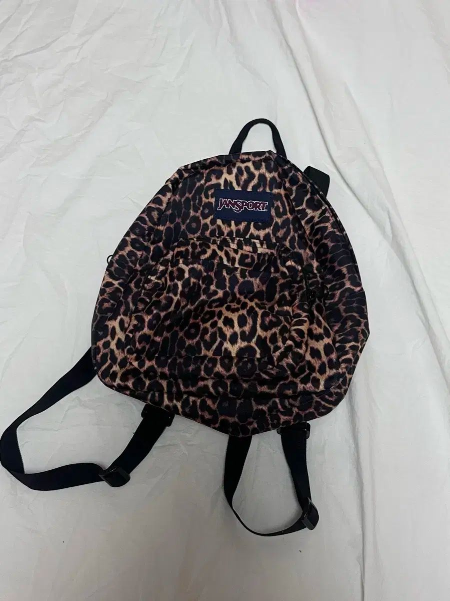 JANSPORT 公式 ハーフパイント ANIMAL ILLUSION 新品 JANSPORT(ジャンスポーツ) jansport ハーフパイント ANIMAL