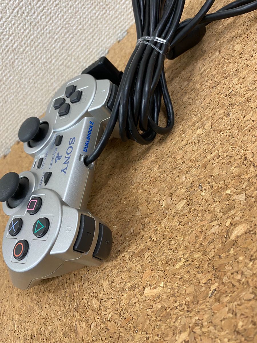 【動作確認済】PS2　コントローラー　サテンシルバー　　DUALSHOCK２　デュアルショック２　ソニー　SONY　プレイステーション２　　108