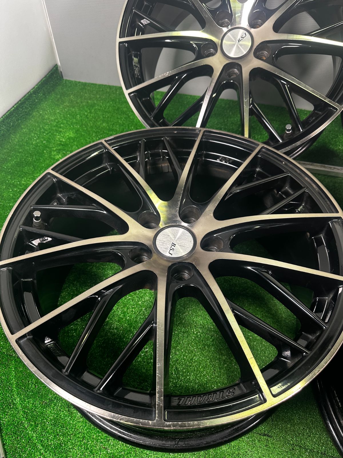 ブラックレーシングホイルです(⌒▽⌒) 2025年最新】ブラックレーシング(Black Racing) 14インチホイール商品