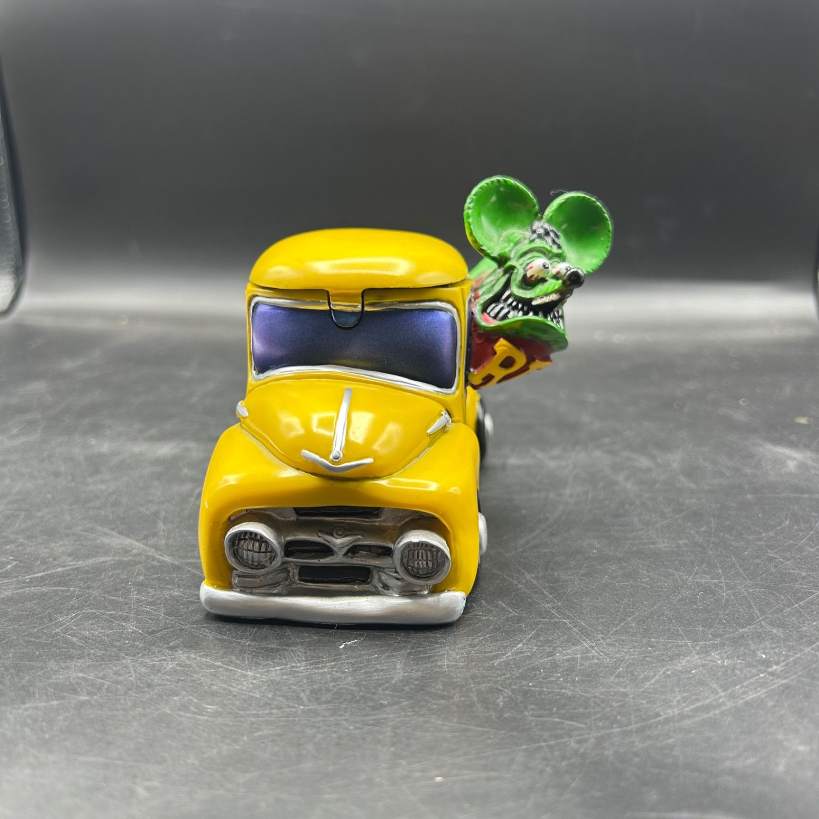 ラットフィンク RAT FINK 灰皿 アッシュトレイ レジン製 イエロー