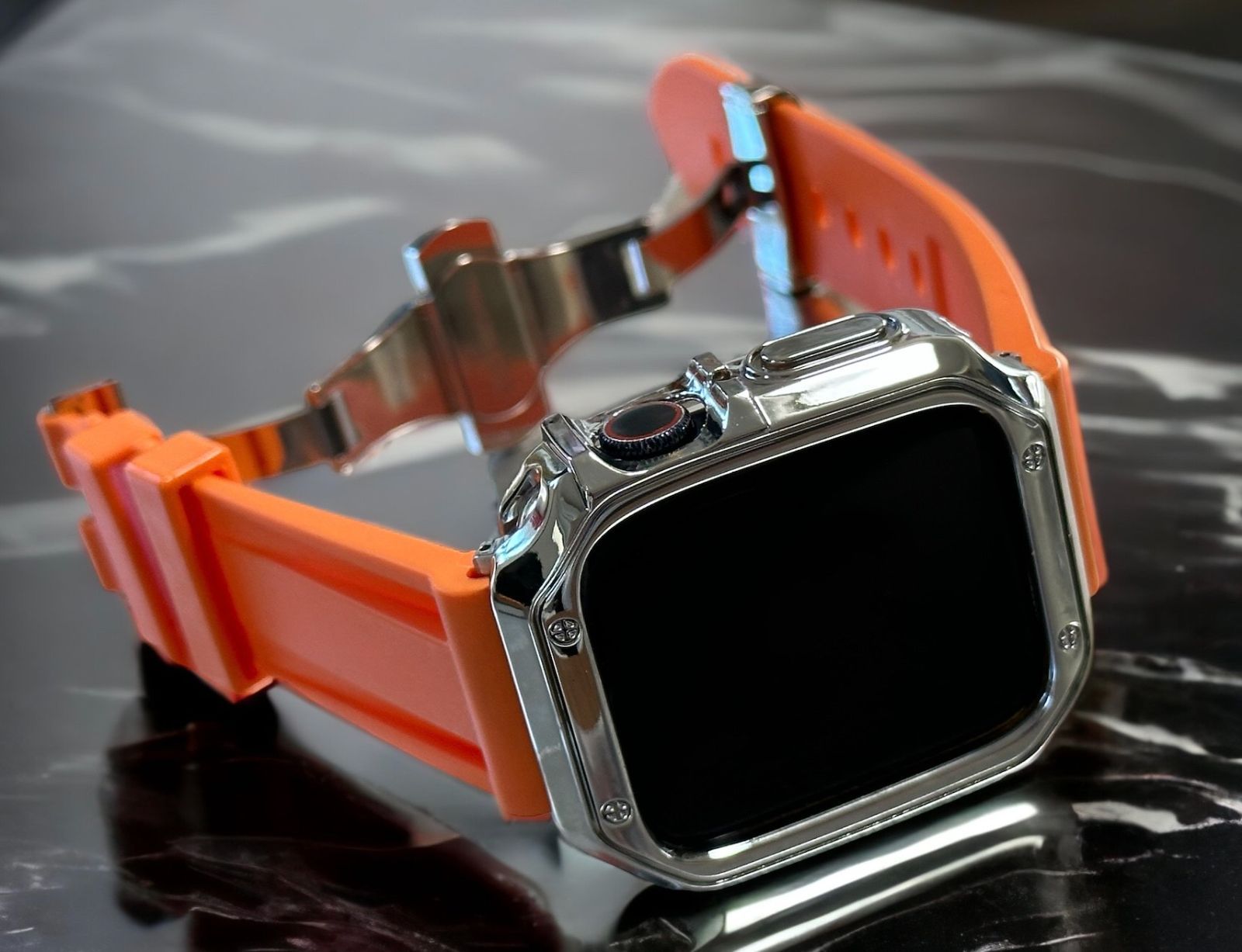 Apple Watch ラバーバンド ベルト&カバー オレンジOS - メルカリ