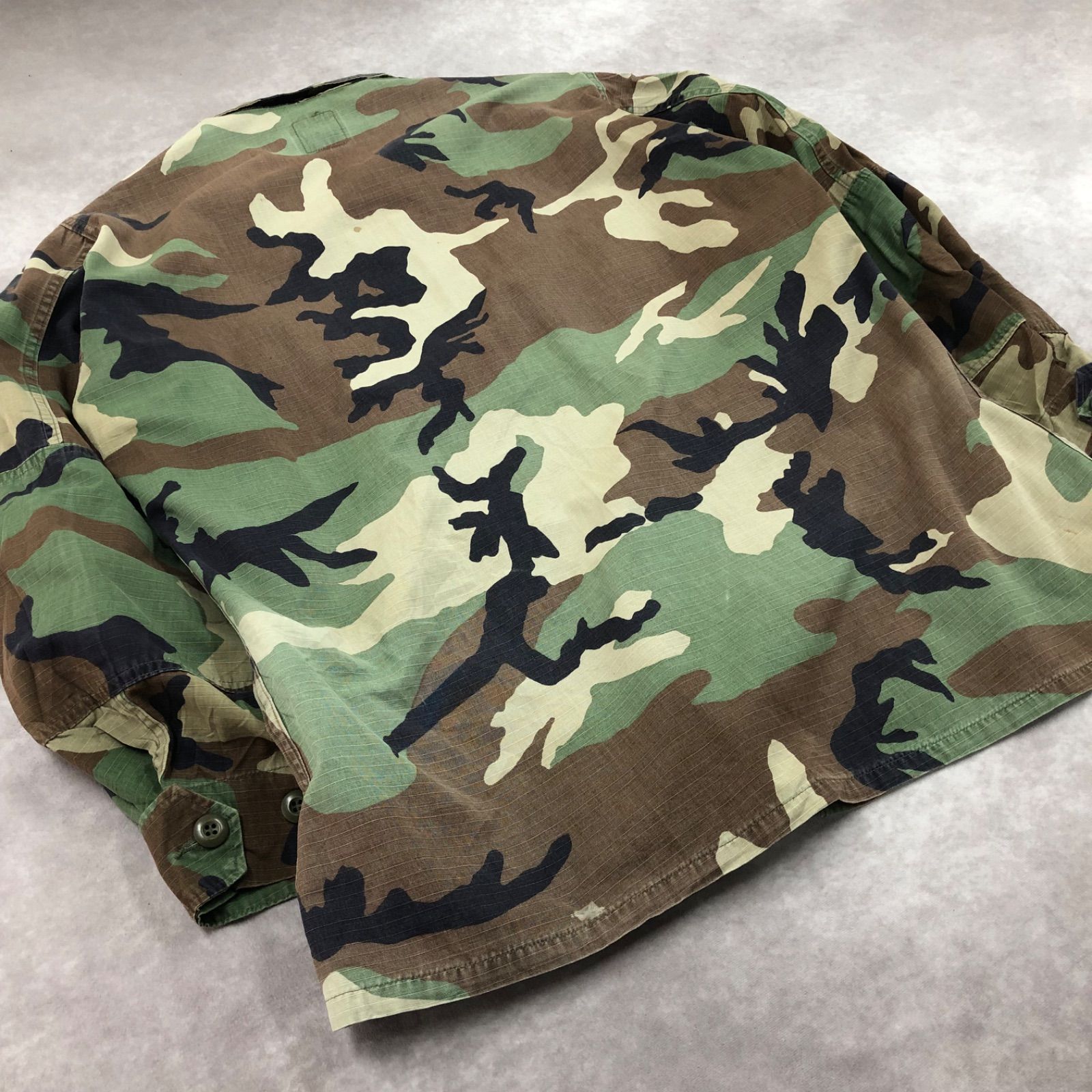 ②軍物　米軍実物　迷彩　ミリタリーナイロンジャケット　Mサイズ 米軍実物 U.S.ARMY カモフラ 迷彩柄 フィールドジャケット