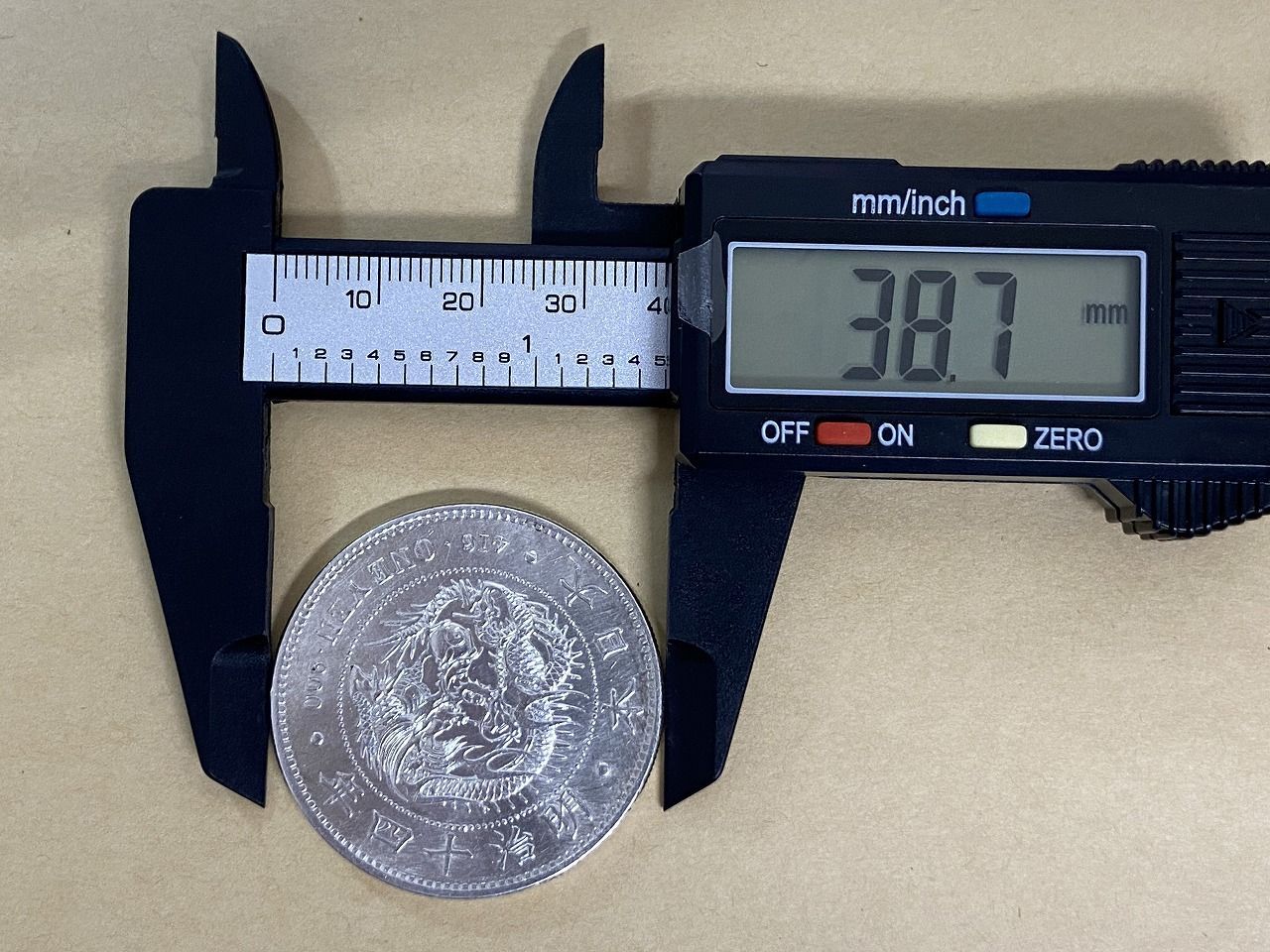 【Fuwang Li】【✨本物✨】新1円銀貨 明治四五年 円銀 明治14年銘 一圓銀貨 (大型) - メルカリ