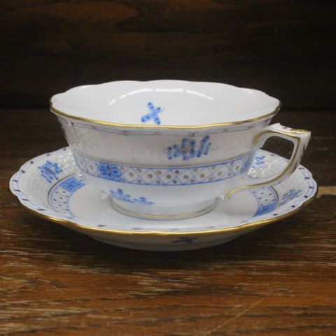 【取りに来れる方限定】HEREND（ヘレンド）のカップ＆ソーサー!!! 極美品! 入手困難 ヘレンド Herend 森の宝物 水色 カップ ソーサー