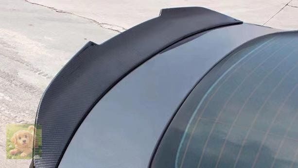 ハッチバック車のリアスポイラーバンパーディフューザ