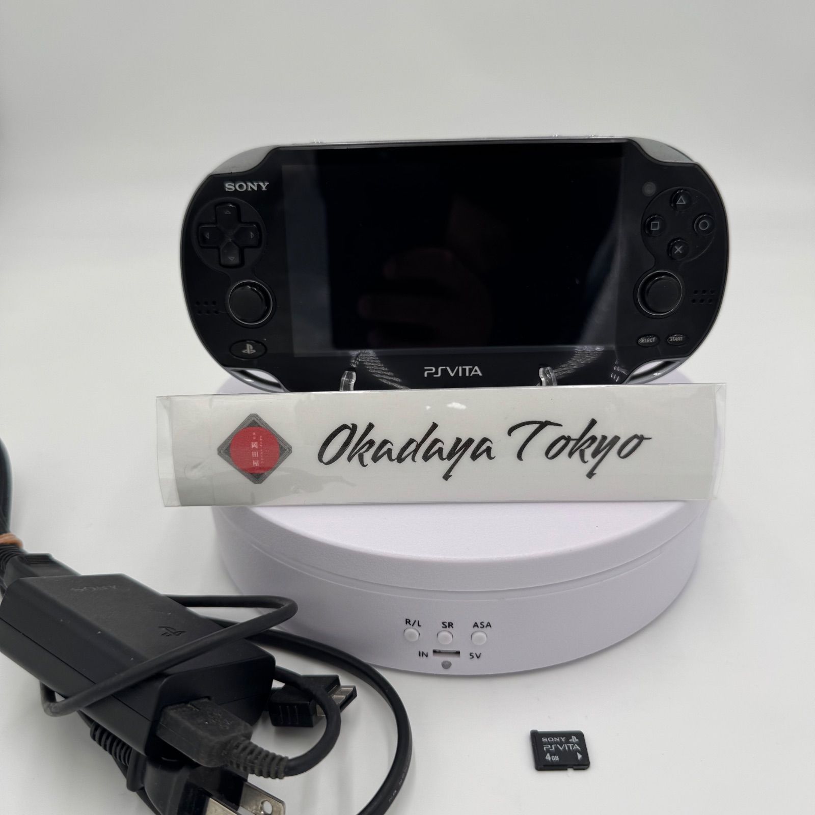 PS VITA PCH-1100 本体 4GBメモリーカード AC USB 充電器 ビータ PlayStation 動作 済み