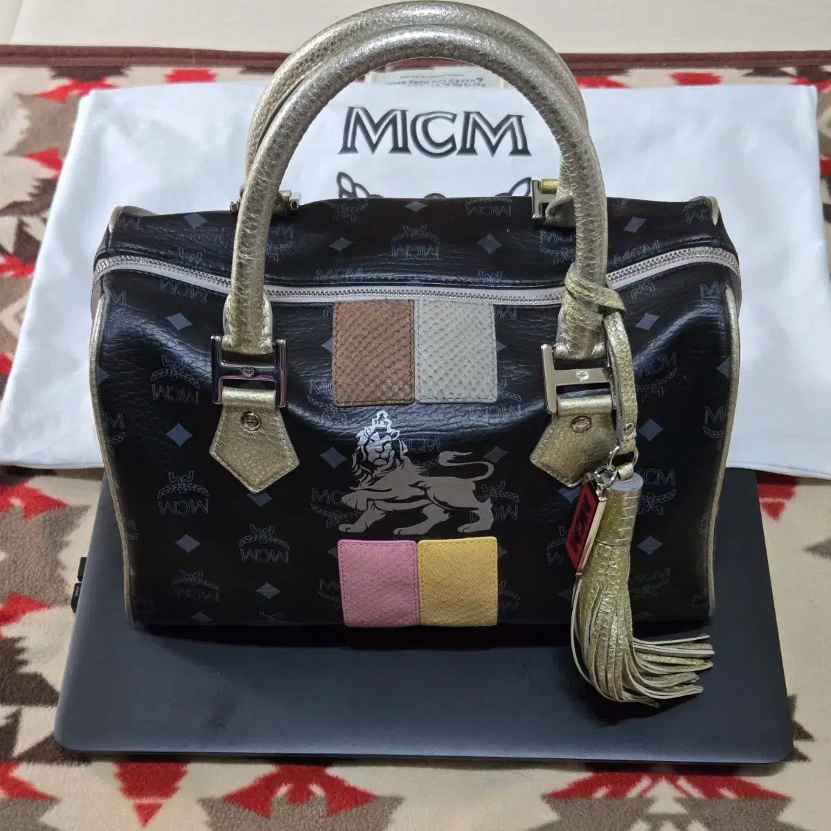 正規品 MCM ライオン ヴィセトス トートバッグ - メルカリ