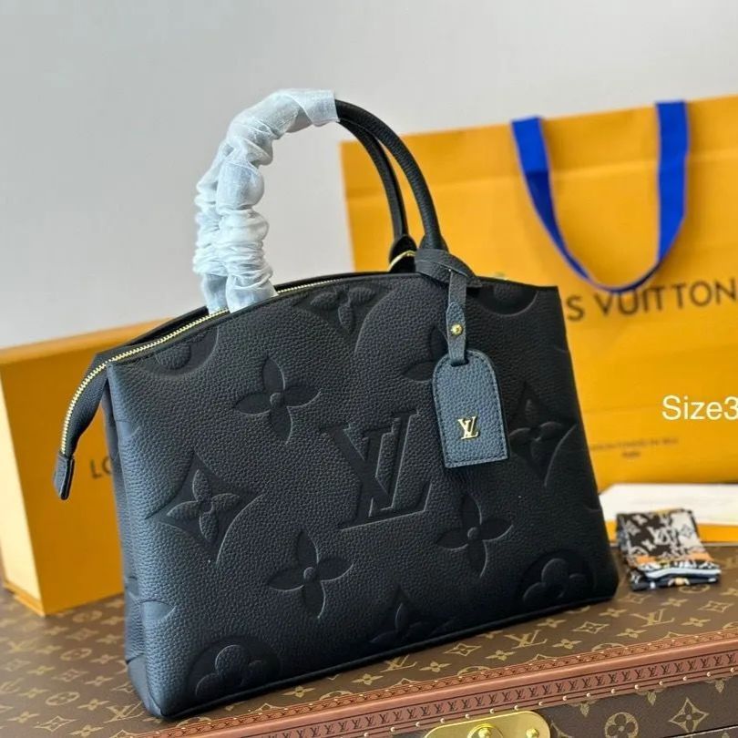 新品未使用 箱付  LOUIS VUITTON ノベルティトートバッグ 専用ページ