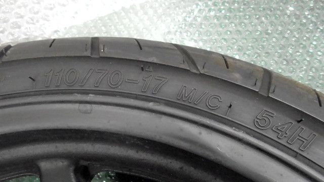 タイヤ付き