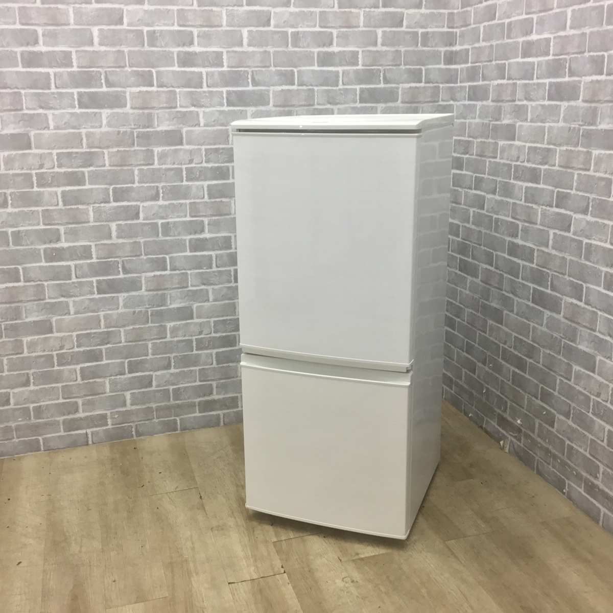 シャープ 2ドア小型冷蔵庫 SJ-D14C-W 137L 2017年製 ホワイト 【公式通販】