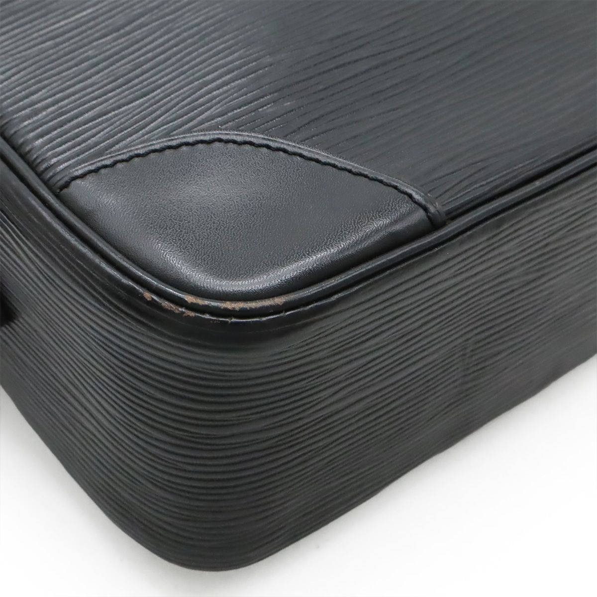LOUIS VUITTON ルイ ヴィトン エピ トロカデロ27 ショルダー