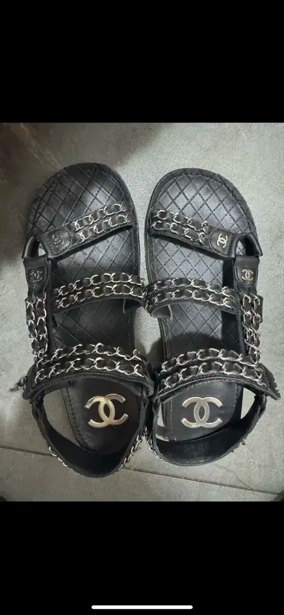 モードと快適さの融合☆【CHANEL】チェーン サンダル org.jpg