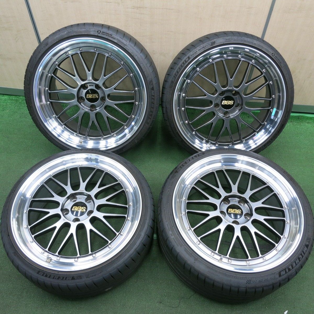バリ溝！！255/30R20タイヤ！2本セット まとめあげる