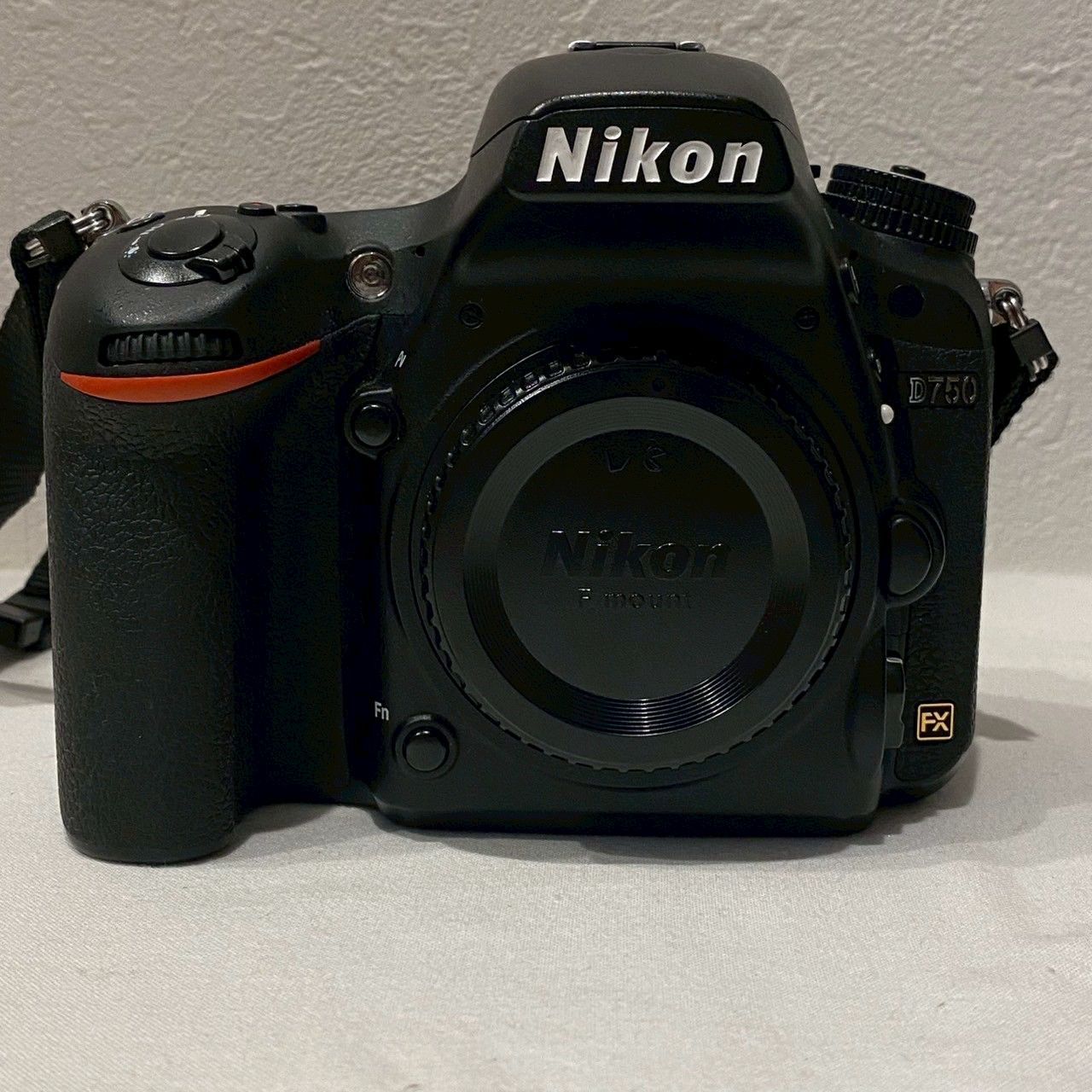 【週末限定値引】美品　Nikon D750 本体　シャッター数75,000回 週末限定値引】美品 Nikon D750 本体 シャッター数75,000回