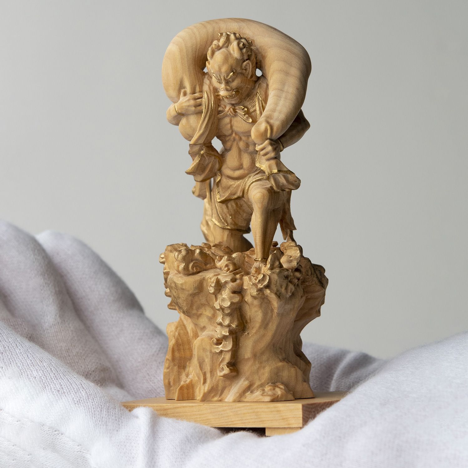 Y1701-7 細密彫刻 極上 置物 彩色 人物 2体セット 総重量113.9g 楽天市場】【安心のメーカー直営、直送】 極小仏『風神・雷神