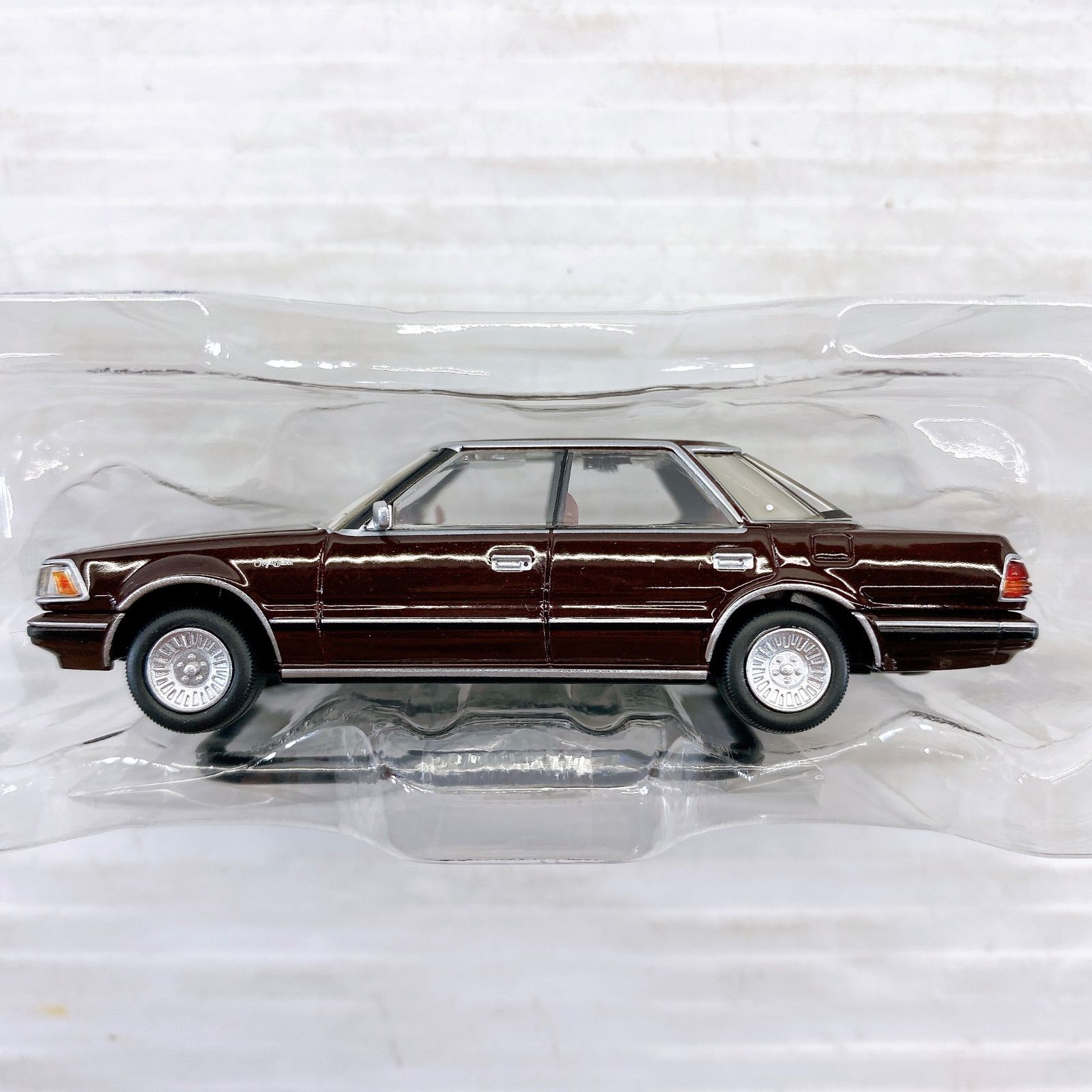 トミカリミテッドヴィンテージネオ トヨタ クラウン ハードトップ② トミカリミテッド ヴィンテージネオ 1/64 トヨタ クラウン