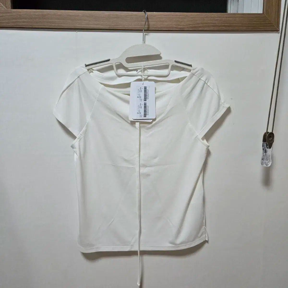 itMICHAA イッミシャ アイボリー 半袖 Tシャツ 新商品です