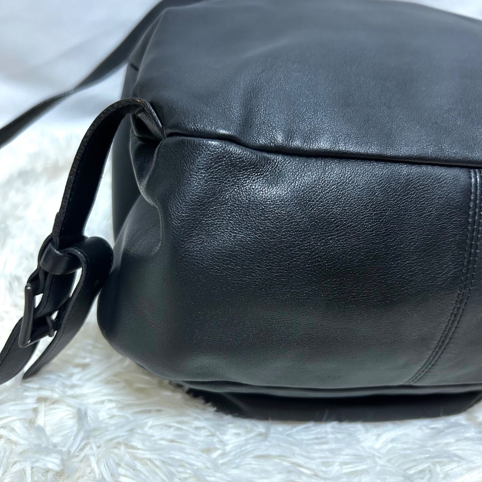 美品 GIORGIO ARMANI ジョルジオアルマーニ レザー リュック ブラック 