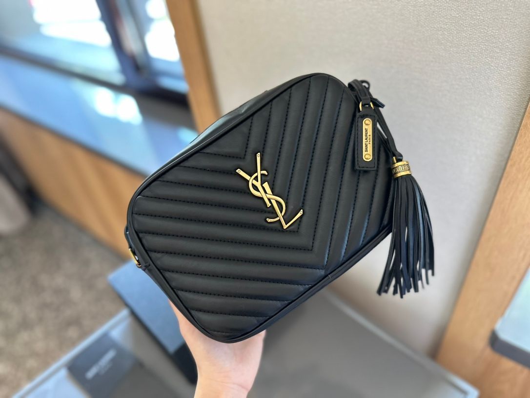 不動の人気 YSL イヴサンローラン ショルダーバッグ ルーカメラバッグ