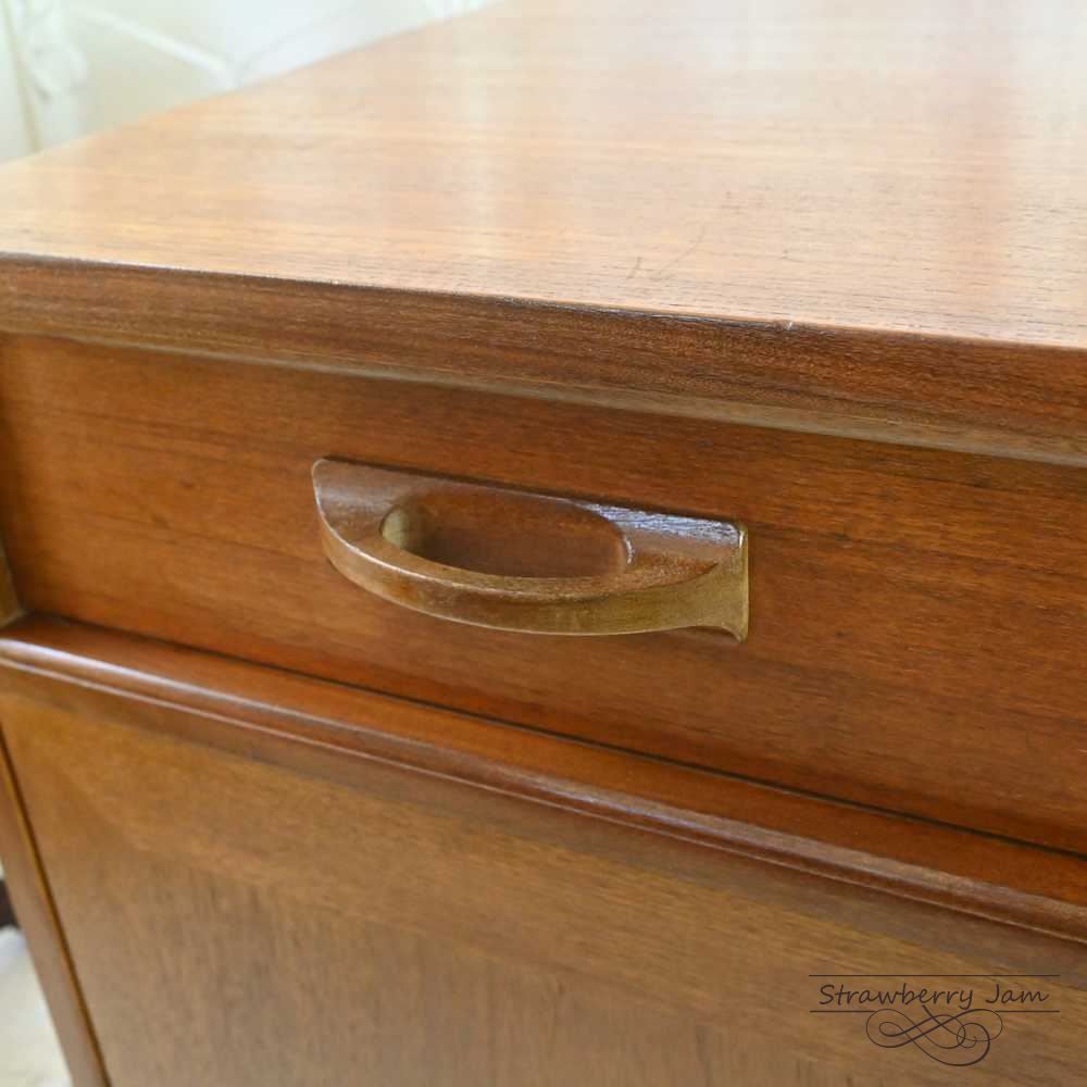 L3705-238 英国ヴィンテージ G-PLAN テレビボード キッチンボード L3705-238 英国ヴィンテージ G-PLAN テレビボード キッチンボード