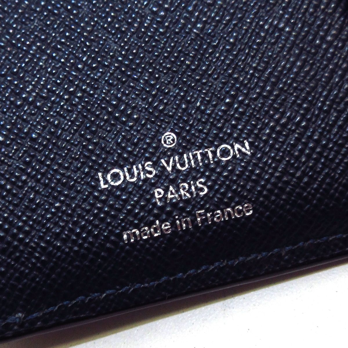 LOUIS VUITTON(ルイヴィトン) 3つ折り財布 エピ チェーンコンパクトウォレット M63518 ノワール エピ・レザー - メルカリ