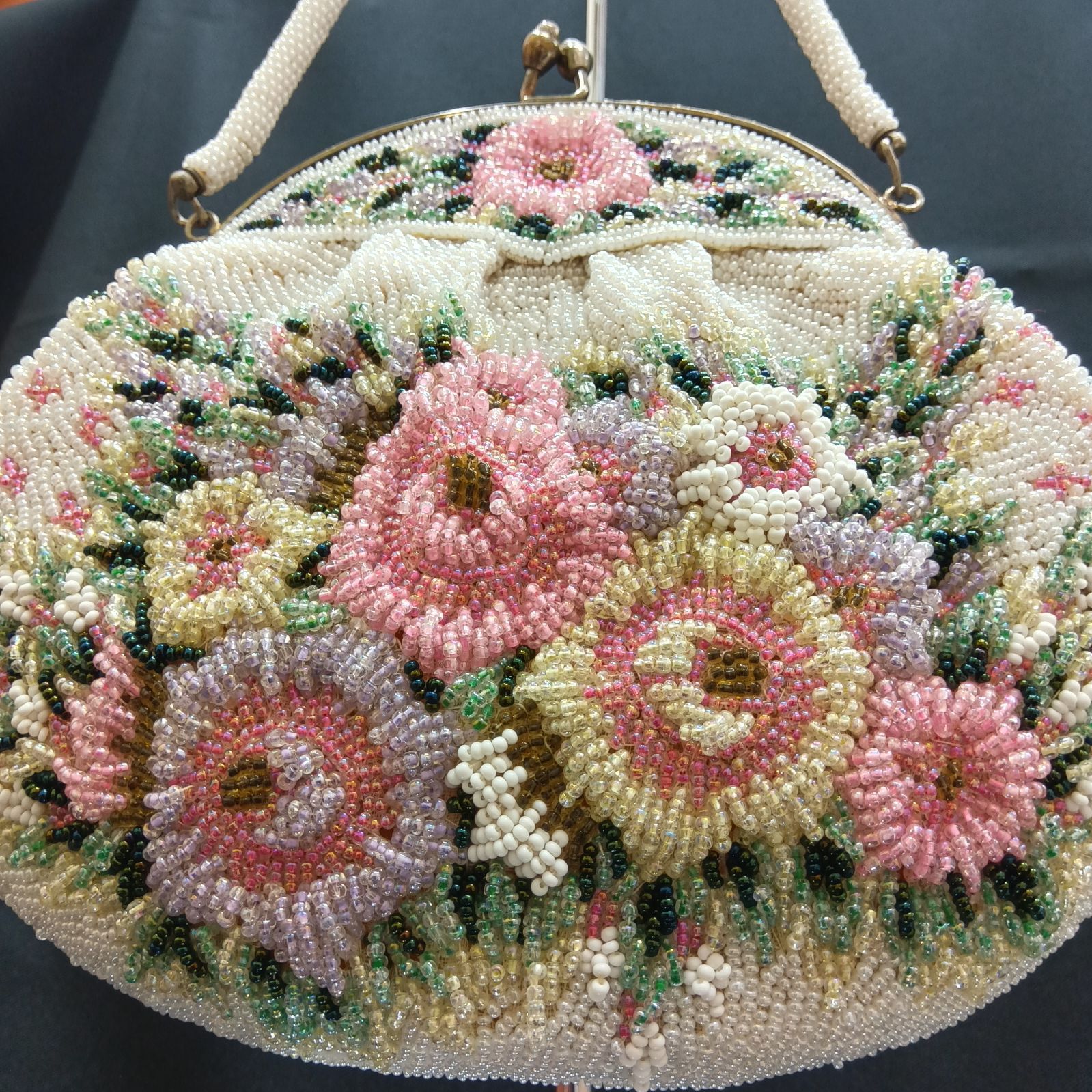 希少　花柄ビーズ刺繍 和装用バッグ A26 ビーズバック 2点 総ビーズ刺繍*花柄*ハンドバッグ 手提げ鞄