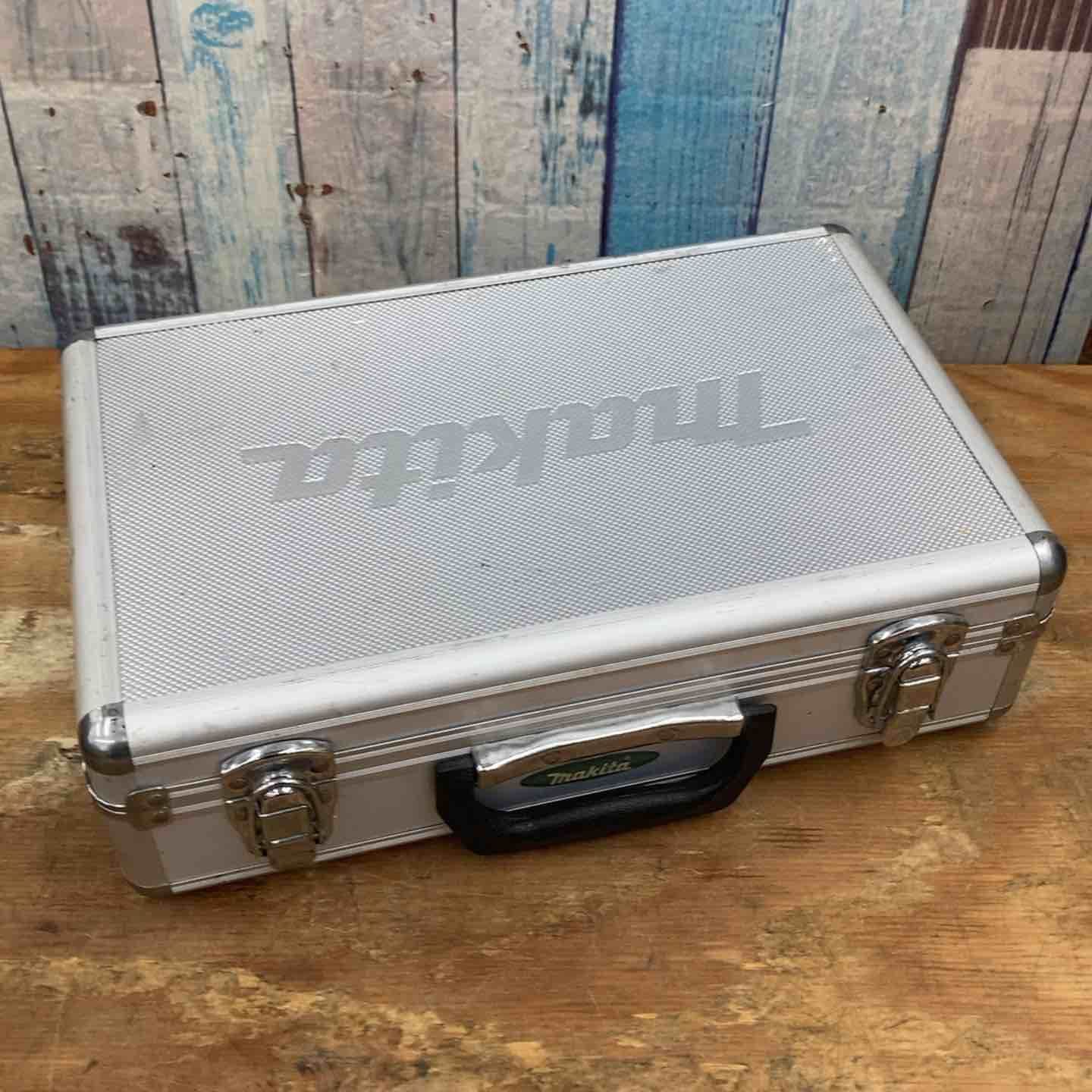 マキタ makita