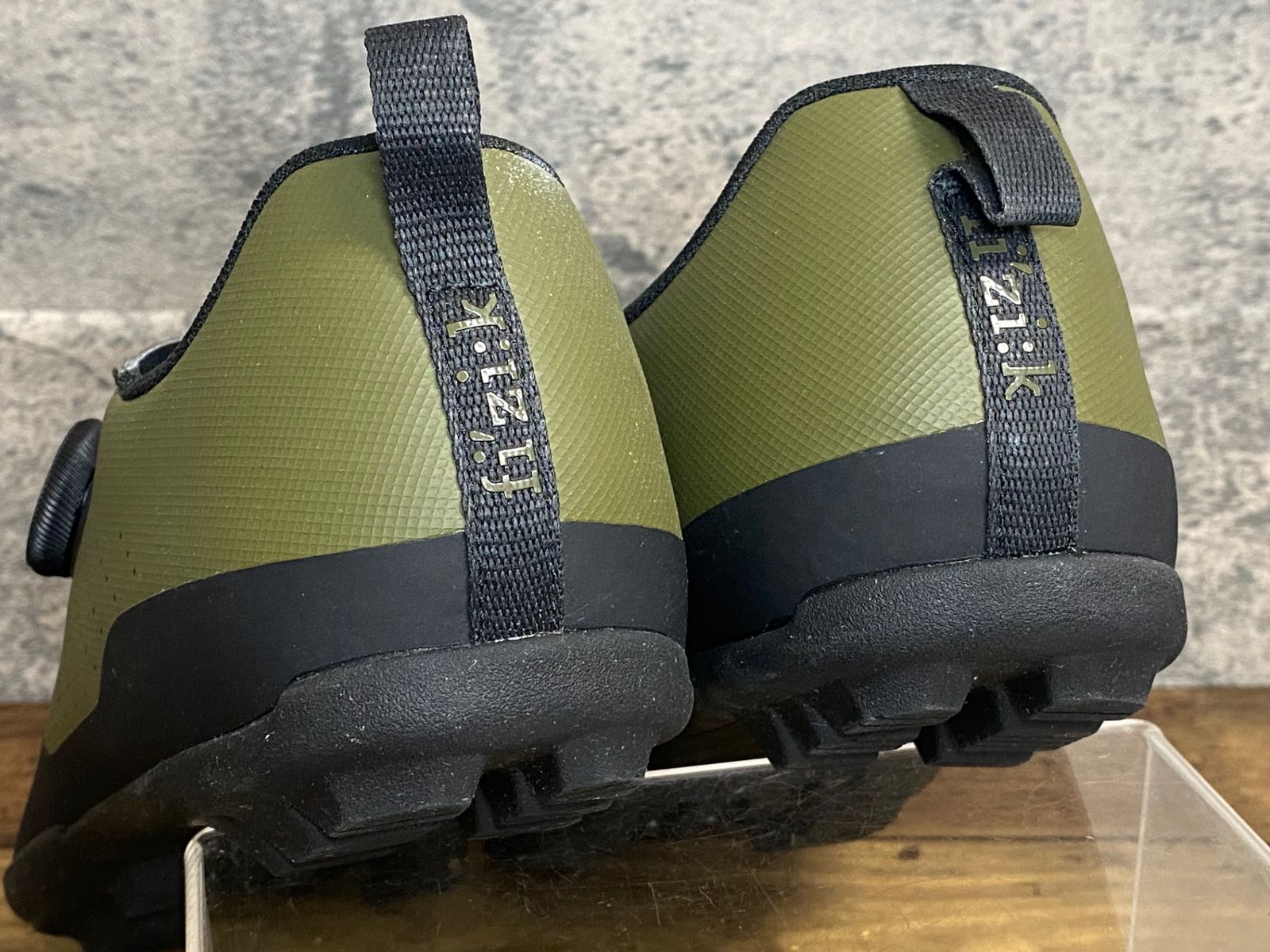 フィジーク fizik