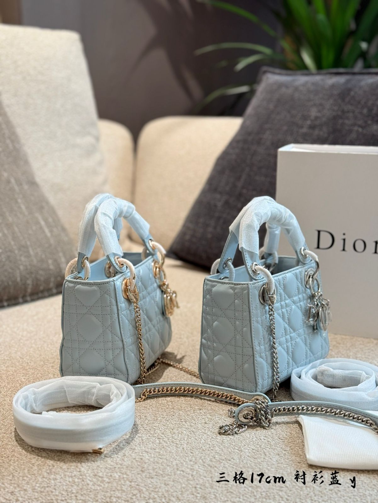 今日特価】Dior Lady Dior ブルー ハンドバッグ シャツブルー