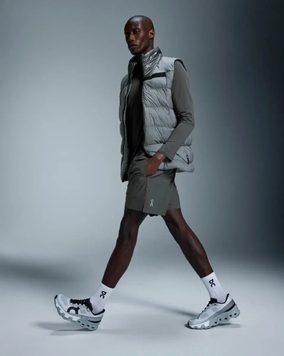 オンランニング 5インチ コア ショーツ エクリプス グレー