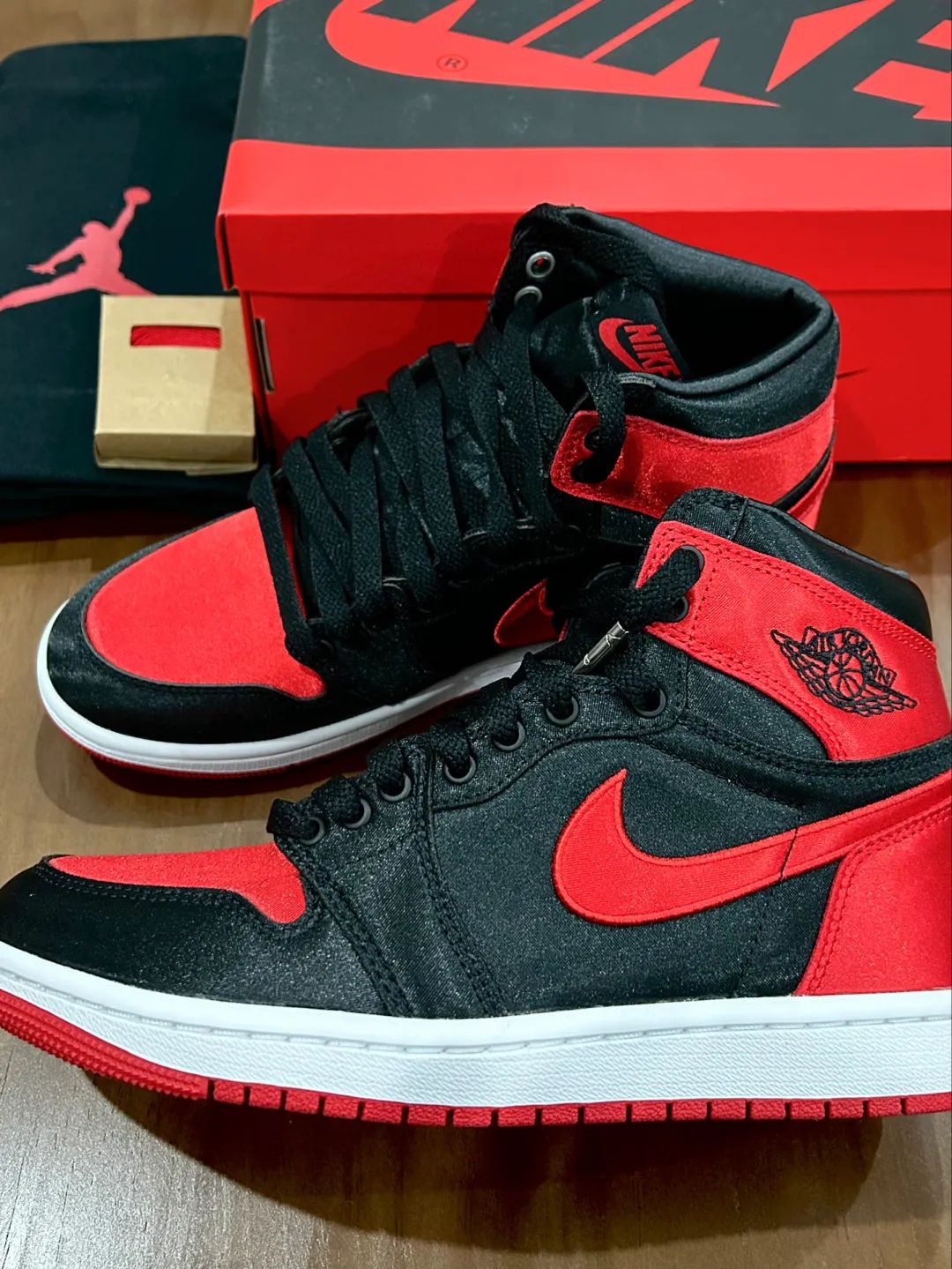 NIKE WMNS AIR JORDAN 1 HIGH OG SATIN RED - メルカリ