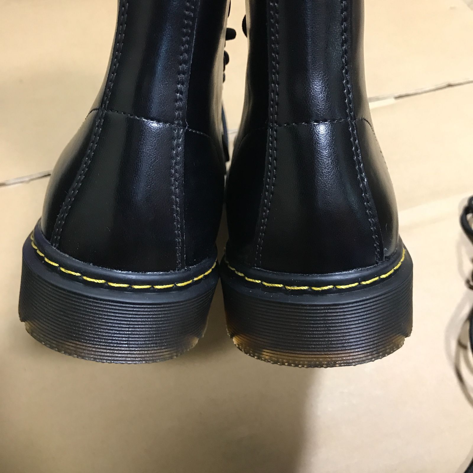 オンライン 発送Dr.Martens 1460W SMOOTH 8ホールブーツ - 靴