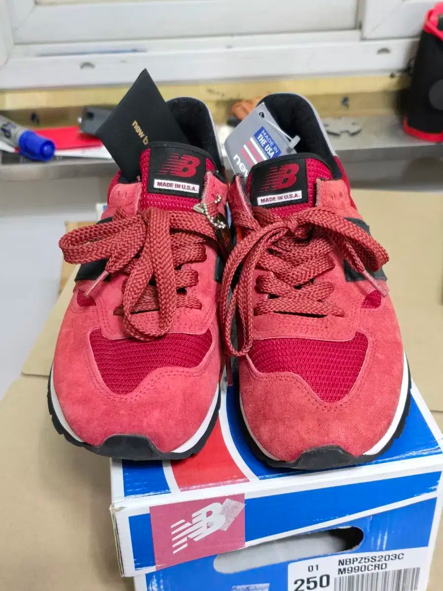 New Balance(ニューバランス) M990 レッド 250 出品