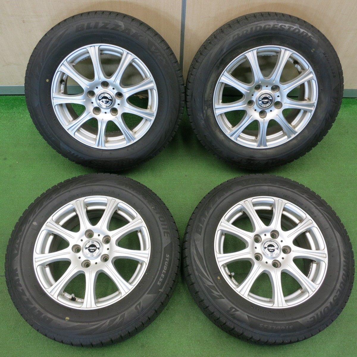 [送料無料] 4本価格！22年スタッドレス 195/65R15 ブリヂストン ブリザック VRX2 AXEL Three アクセル 15インチ PCD114.3/5H5021301TNス
