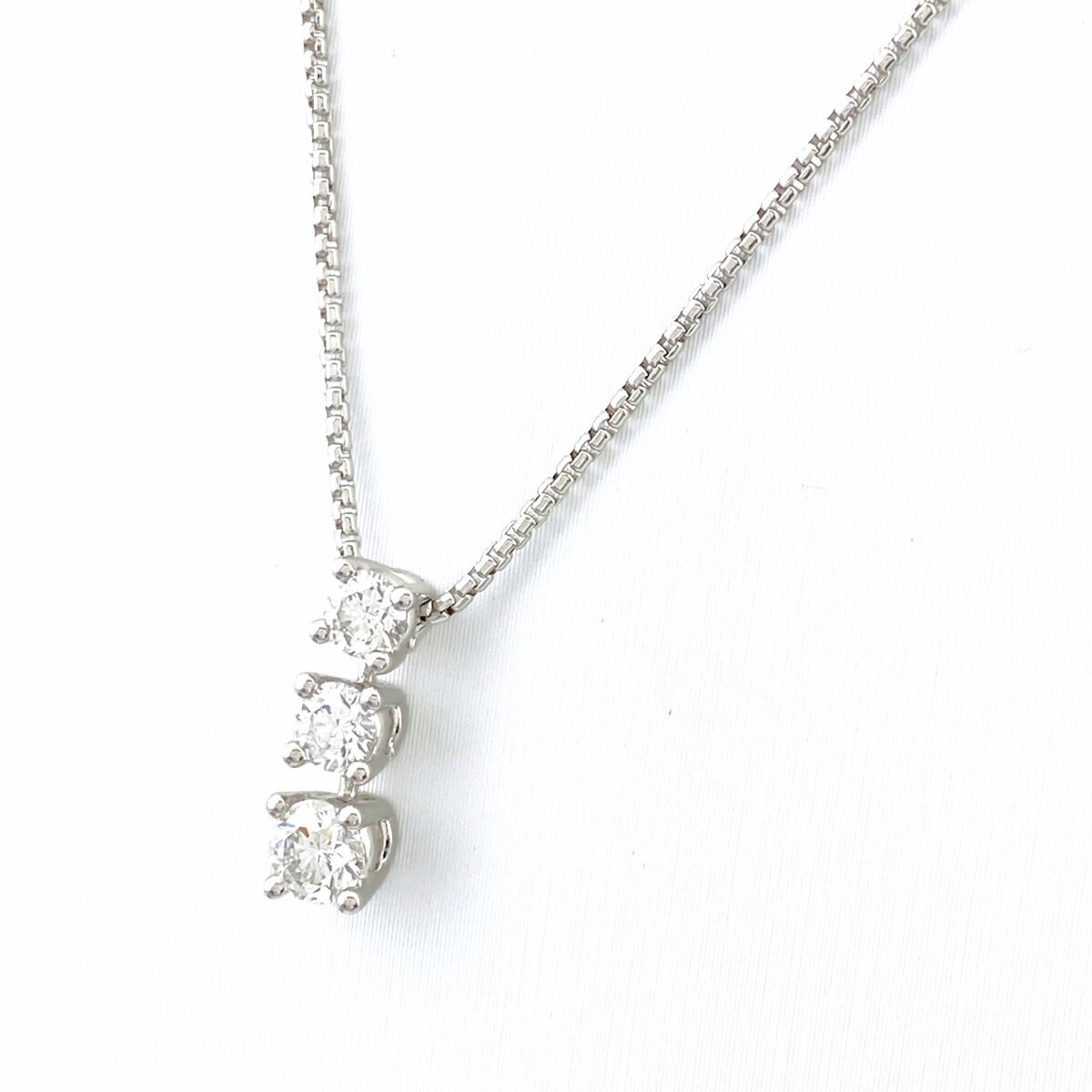 トリロジーネックレス ダイヤ0.50ct プラチナ pt900/pt850 ダイヤモンド ネックレス トリロジー Pt900/Pt850 プラチナ 天然