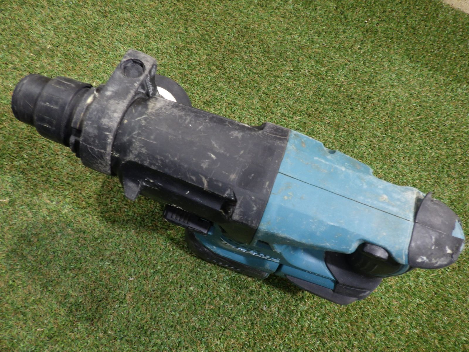 中古☆マキタ 24mm　充電式ハンマドリル HR242D☆ Yahoo!オークション -「hr242d」の落札相場・落札価格