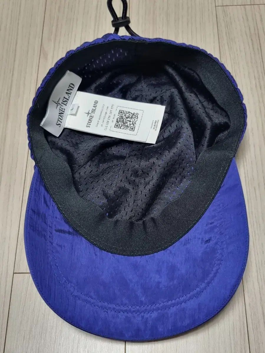 ストーンアイランド　キャップ　L stone island ナイロンメタル 極美品☆タグ付き☆STONE ISLAND ナイロンメタルキャップ