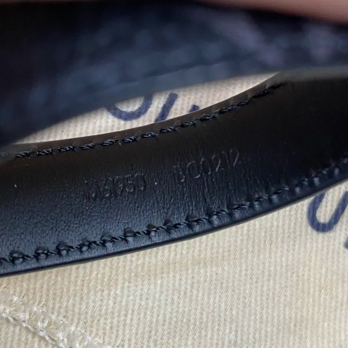 【LOUISVUITTON】美品キーホルダー　モノグラムエクリプス　ドラゴンヌ LOUIS VUITTON ルイヴィトン Louis Vuitton モノグラムエクリプス