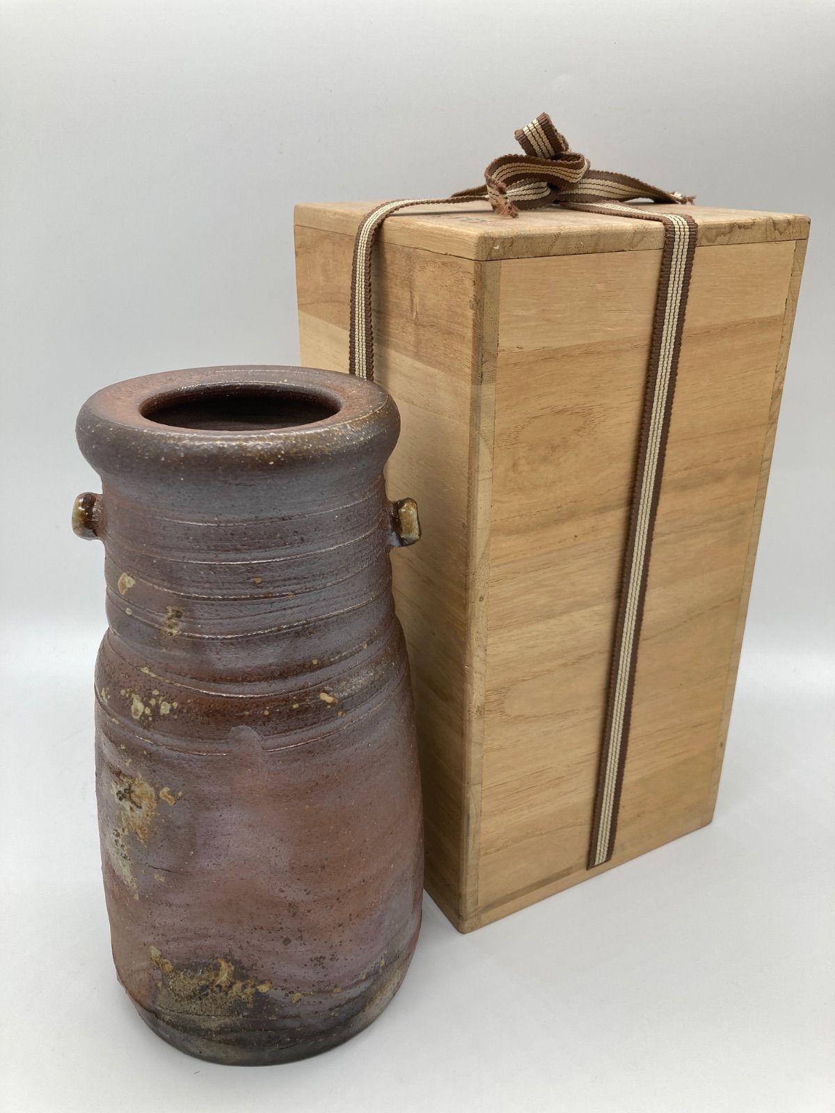 備前焼 花入 備前 花瓶 花器 置物 陶芸品 伝統工芸品 共箱あり｛花瓶寸法…直径13.5㎝ 口径6.5㎝ 高さ24㎝｝