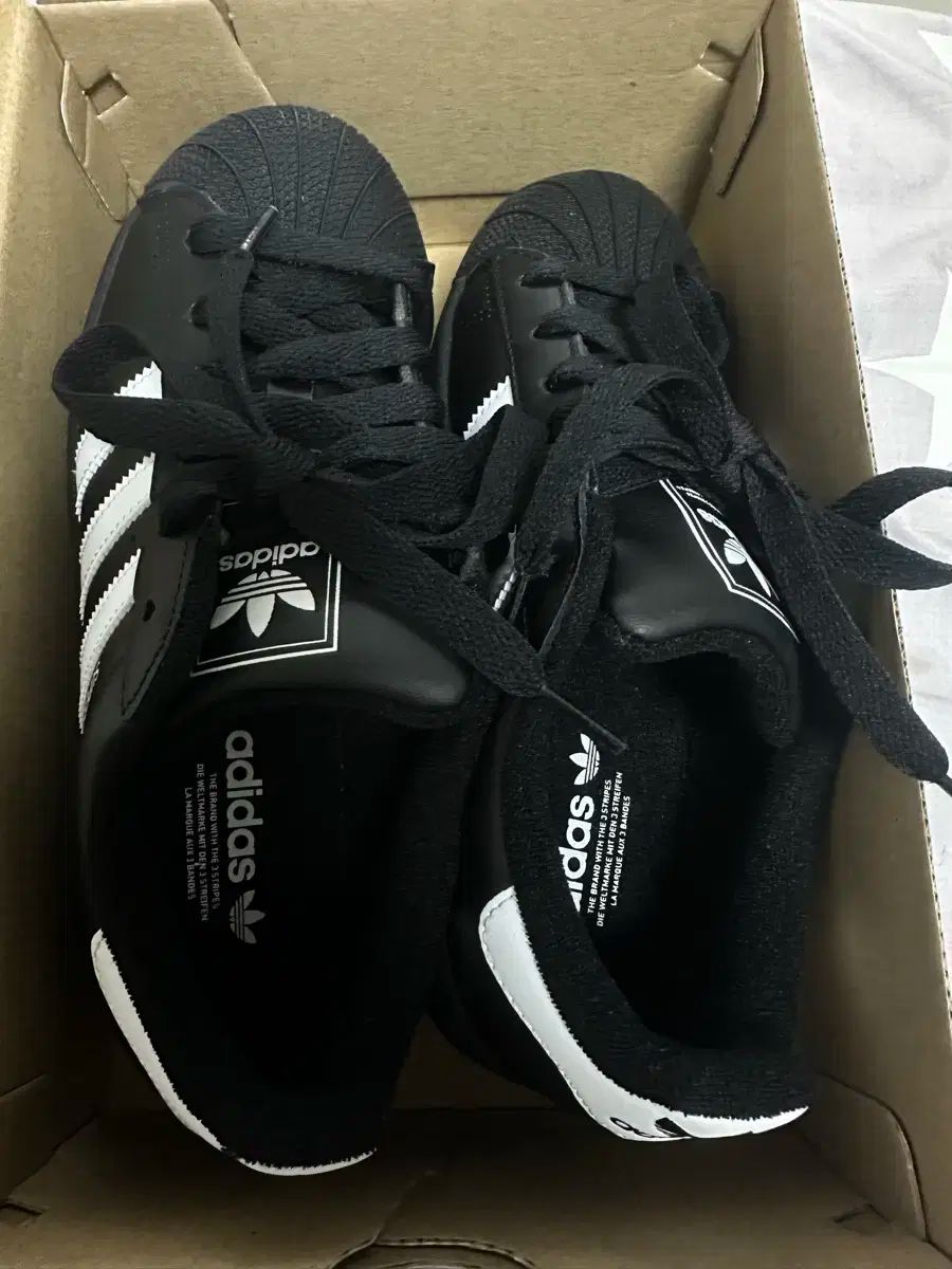 アディダス スーパースター 2 黒 白