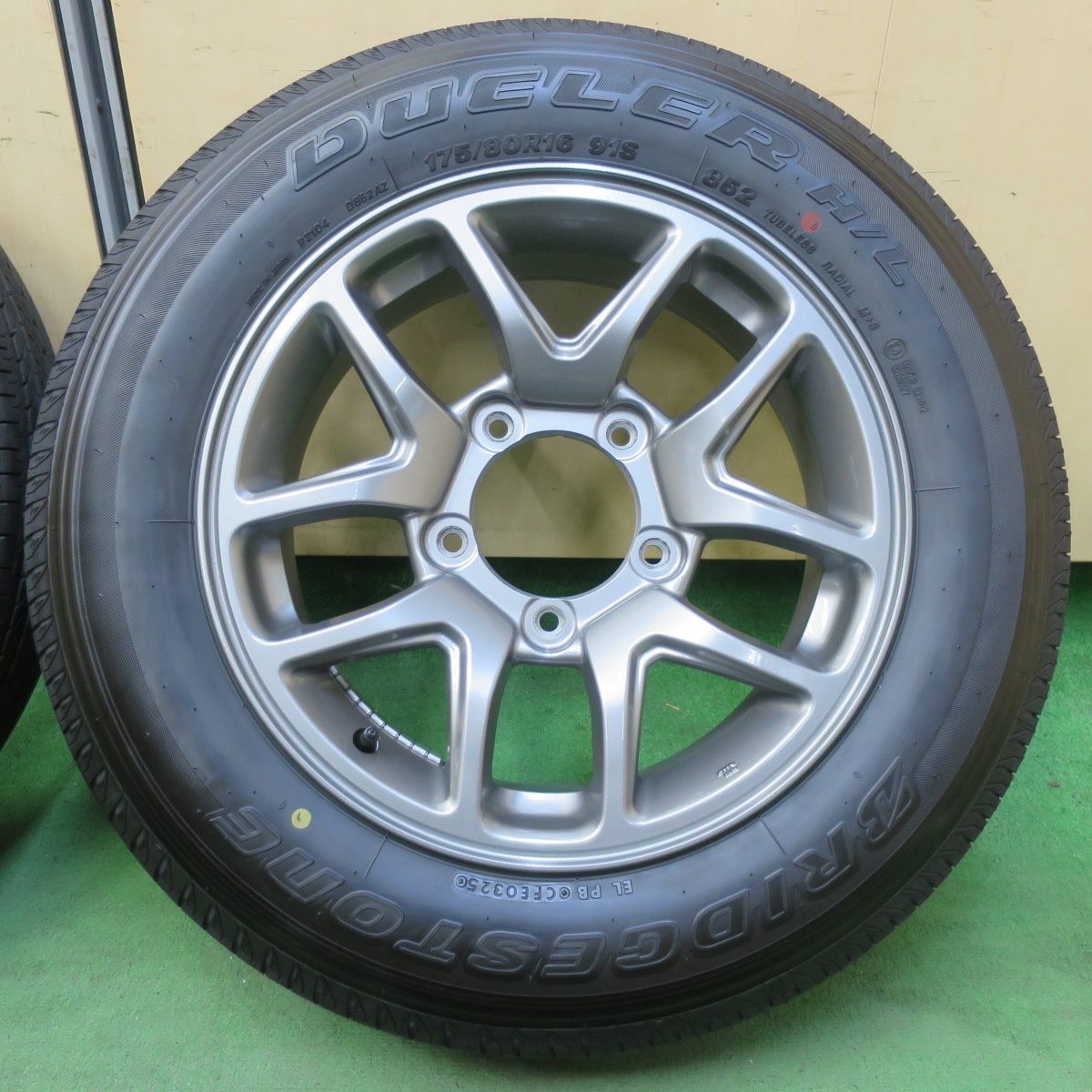 ジムニー 新車外しタイヤ 4本セット