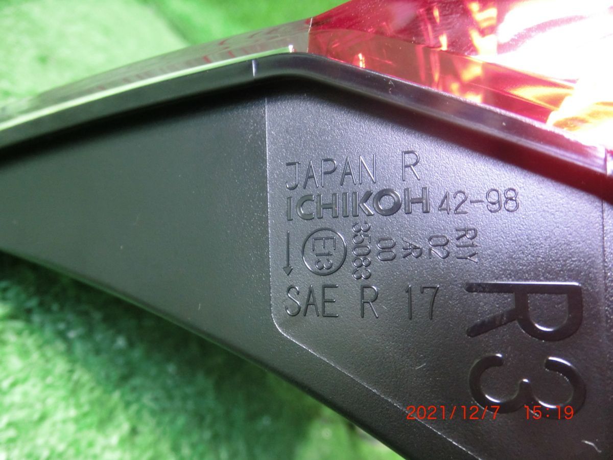 ◇ 新車外し トヨタ RAV4 ラブ４ 50系 AXAH54 【 純正 右 テールランプ 内側 】 ICHIKOH 42-98 81580-42151  ???@ ◇ - メルカリ