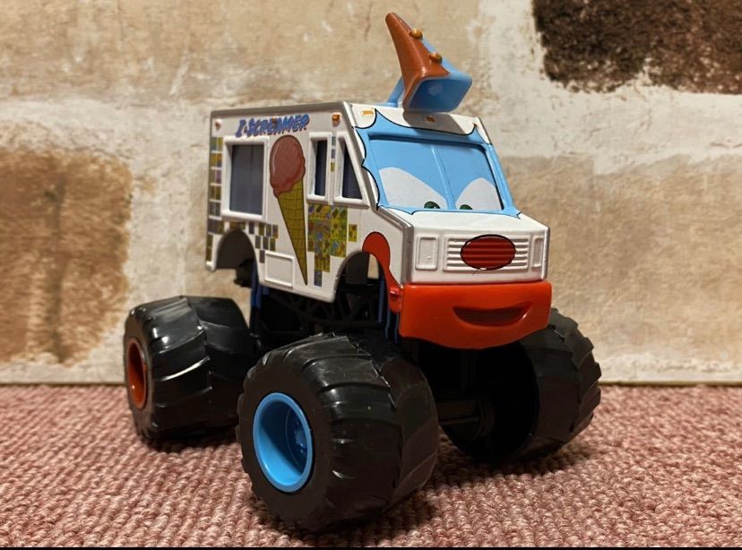 ディズニーカーズ2 メーターの作りアイスクリーマーミニカー