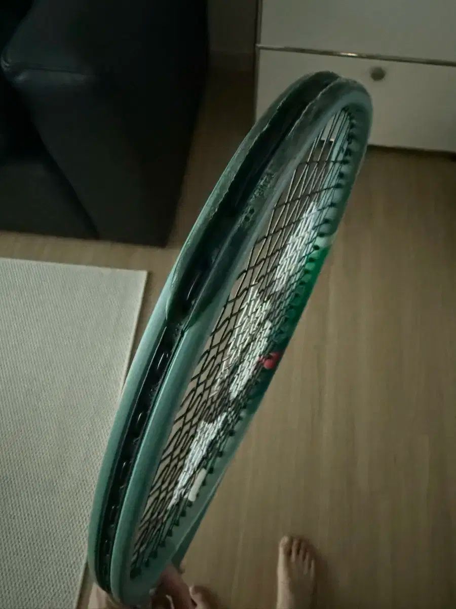 YONEX
