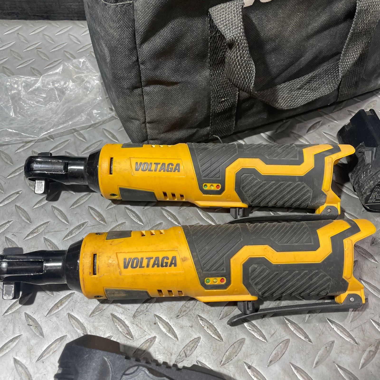 VOLTAGA 12Vコードレス電動ラチェットレンチ 3302 2台セット 差 VOLTAGA 12Vコードレス電動ラチェットレンチ 3302 2台セット 差