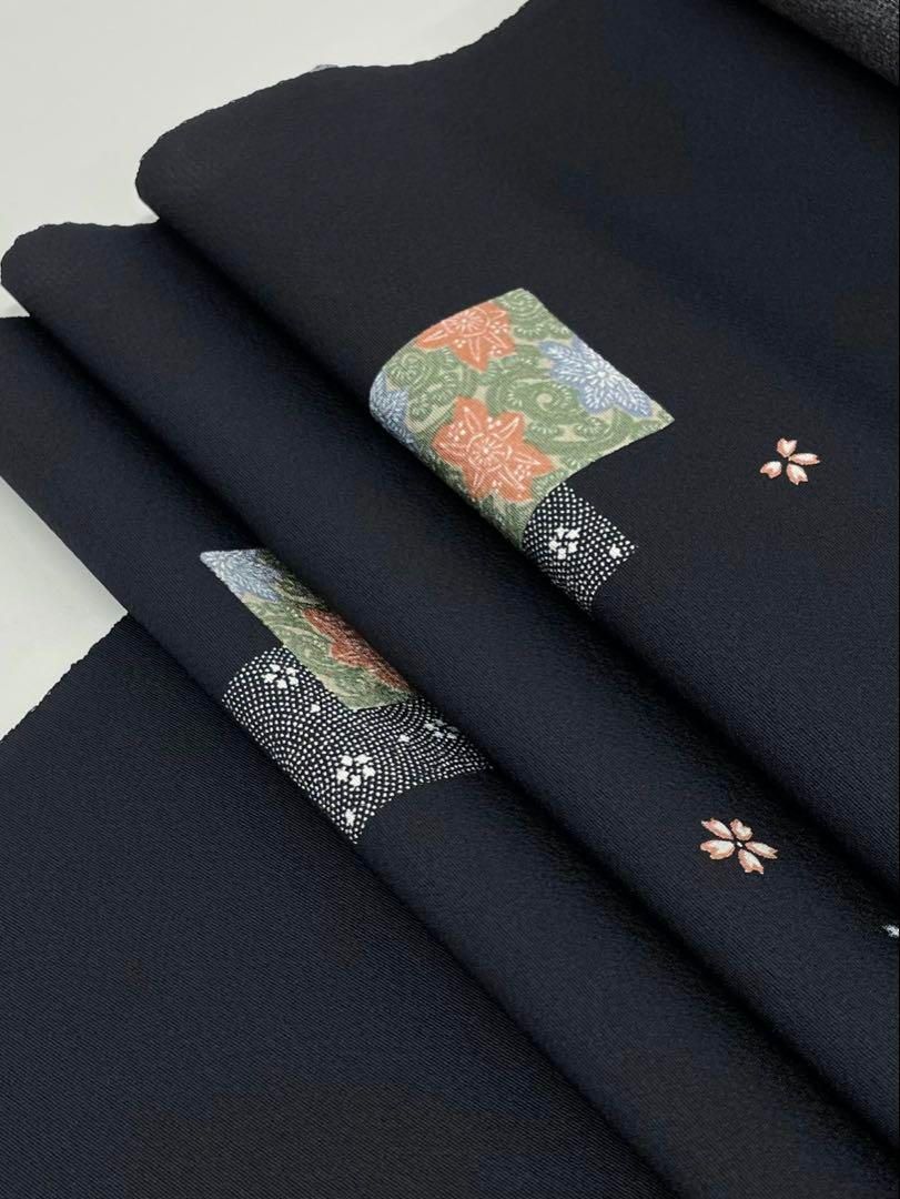 小紋 飛び柄 黒地 正絹 反物 - メルカリ