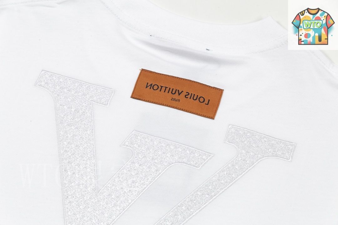 すぐ届く！◆Louis Vuitton◆ビッグロゴ 刺繍Tシャツ 2色展開 エンブロイダードシグネチャーコットンTシャツ ｜ルイ・ヴィトン