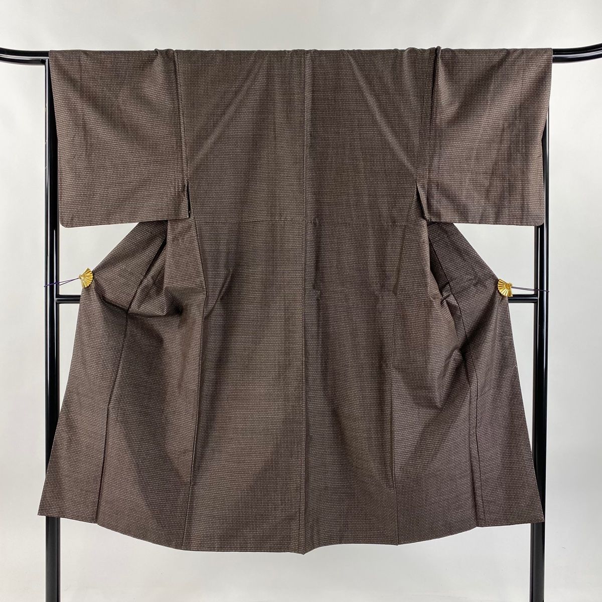 男着物 身丈136cm 裄丈68cm S 袷 アンサンブル 大島紬 証紙 格子 幾何学模様 焦茶色 正絹 秀品