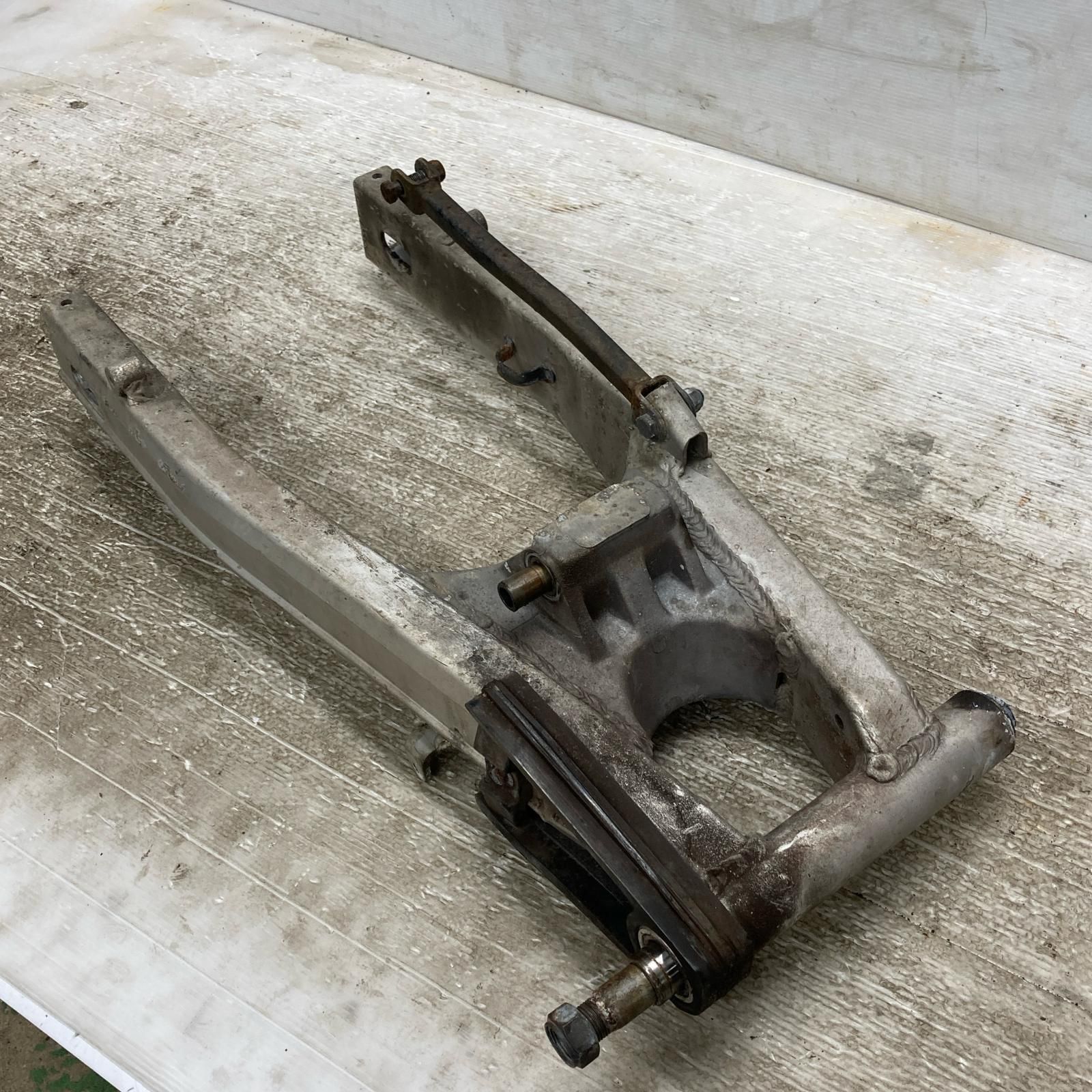 kanaページ SUZUKI バンディット250 GJ77A スイングアーム スズキ