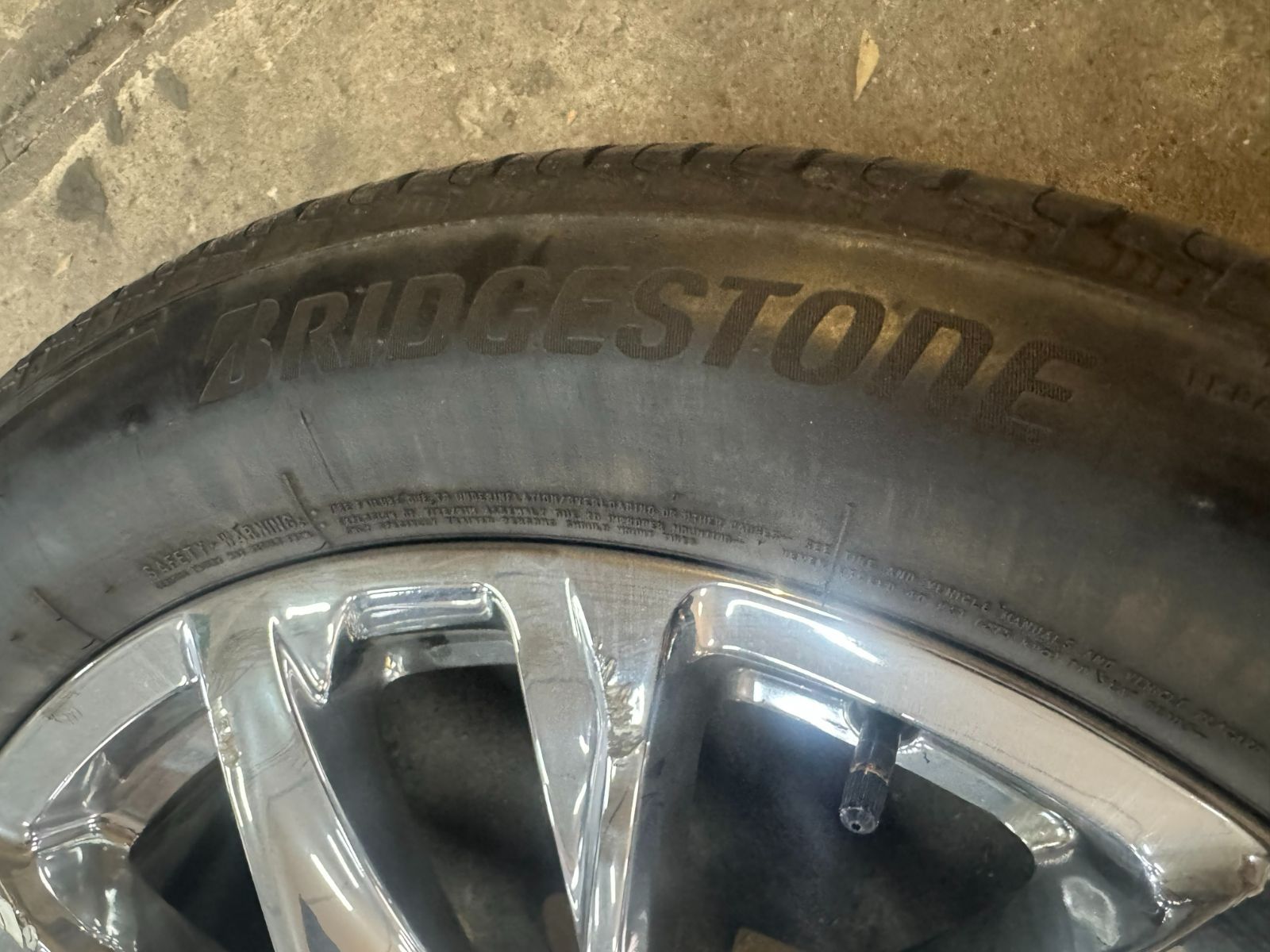 み キャデラック エスカレード 22in純正タイヤ＆ホイール 2個SET 275 50 22 ガリ傷有り 84653998 値引き交渉OK FFCRYSTALESIA_COM